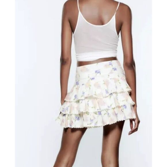 Zara Mini Skirt Women's Size Small White Floral Tiered Ruffles Eyelet Lace Boho - Picture 3 of 10